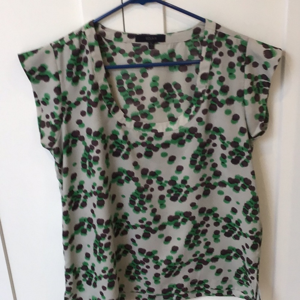 Women’s cap sleeve blouse.